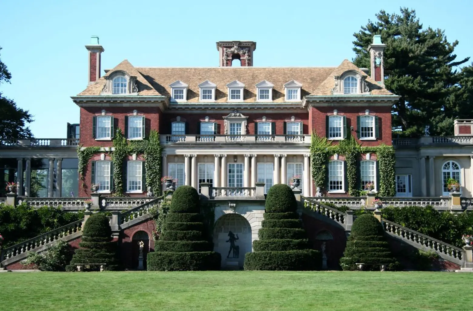 The main building at the Old Westbury Gardens