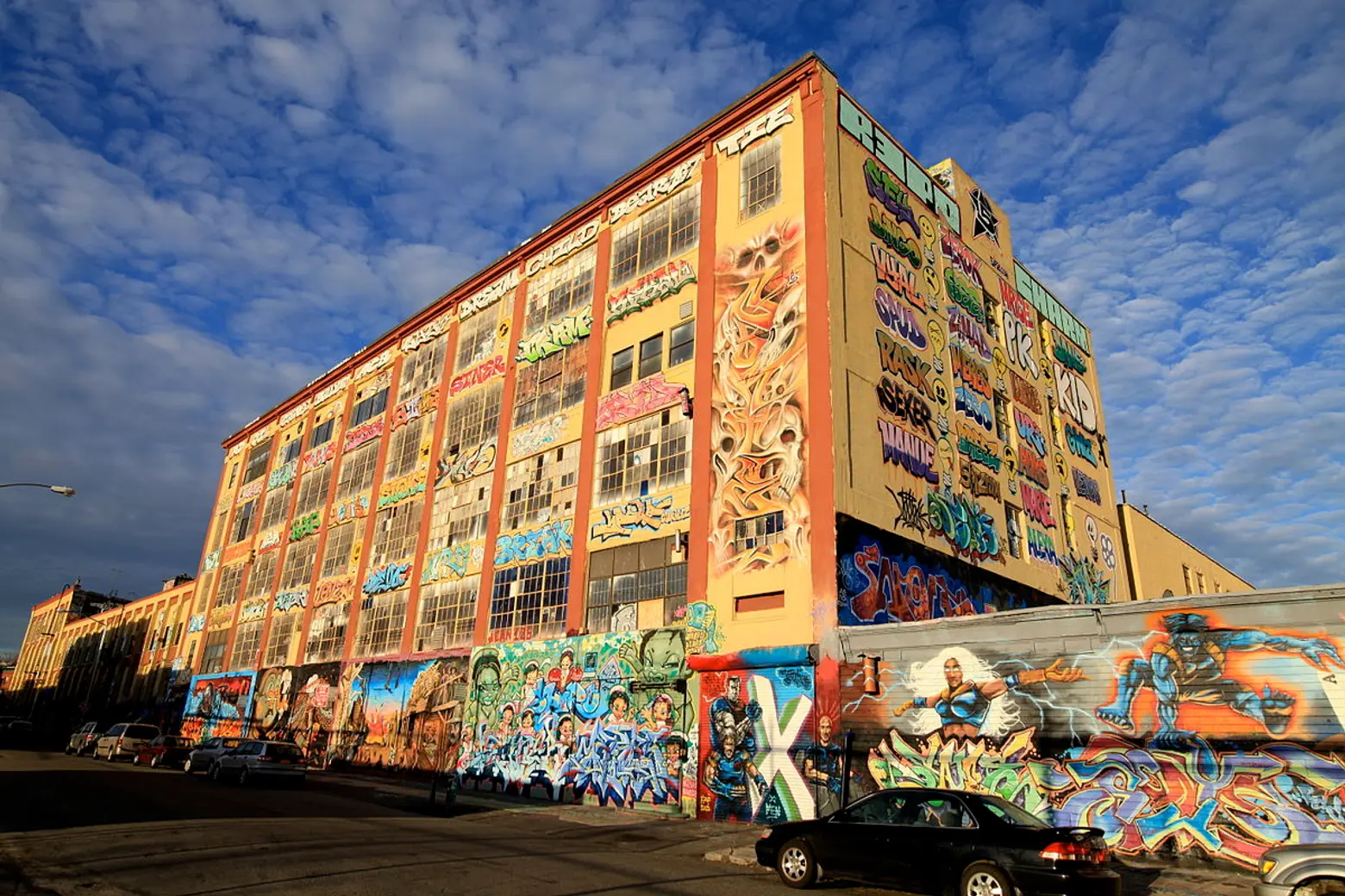 5Pointz, graffiti museum, Long Island City developments, aerosol art