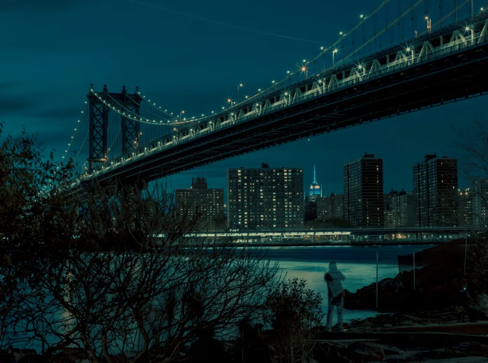 Franck Bohbot, Manhattan Bridge, urban photography, nighttime photography