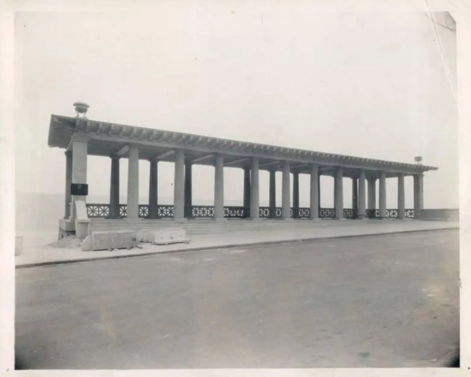 1927 image of grecian temple henry hudson, grecian temple nyc, henry hudson parkway, inspiration point nyc