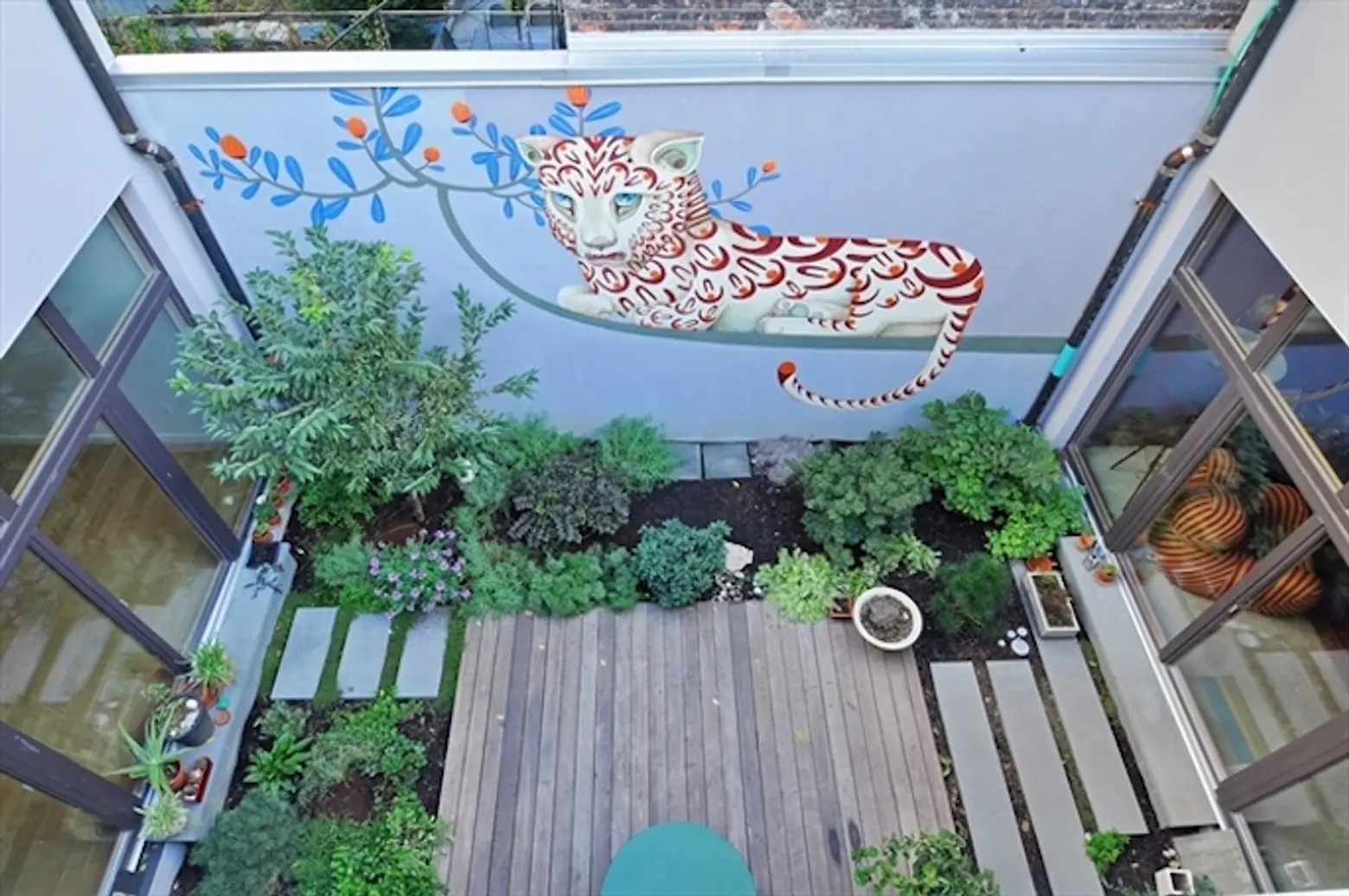 311 South 4th Street, landscaped courtyard by James Stephenson Garden Design, Polina Solovelchik wall mural