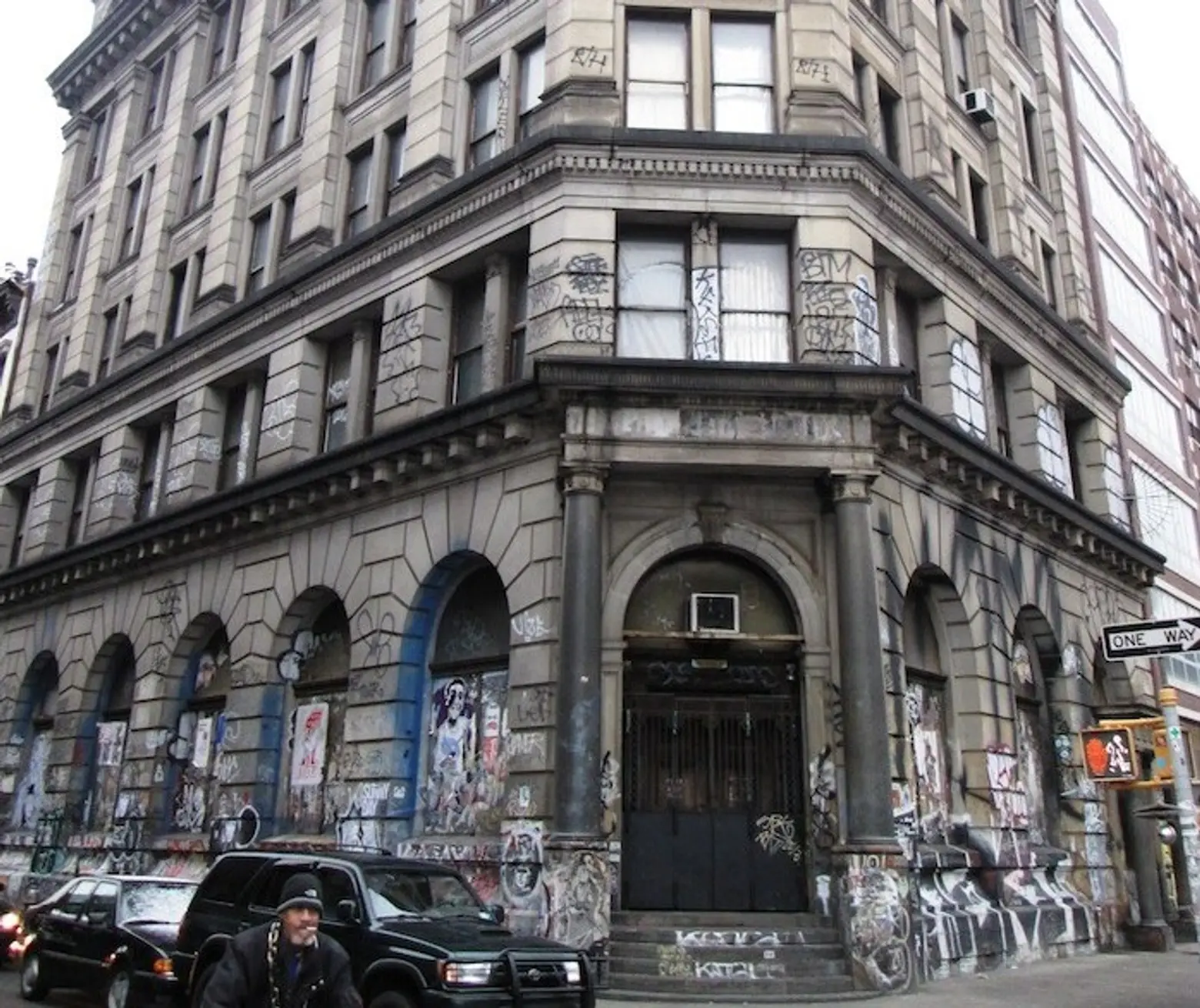 190 Bowery, Germania Bank, Jay Maisel, Cool dwellings, Noho, Converted bank