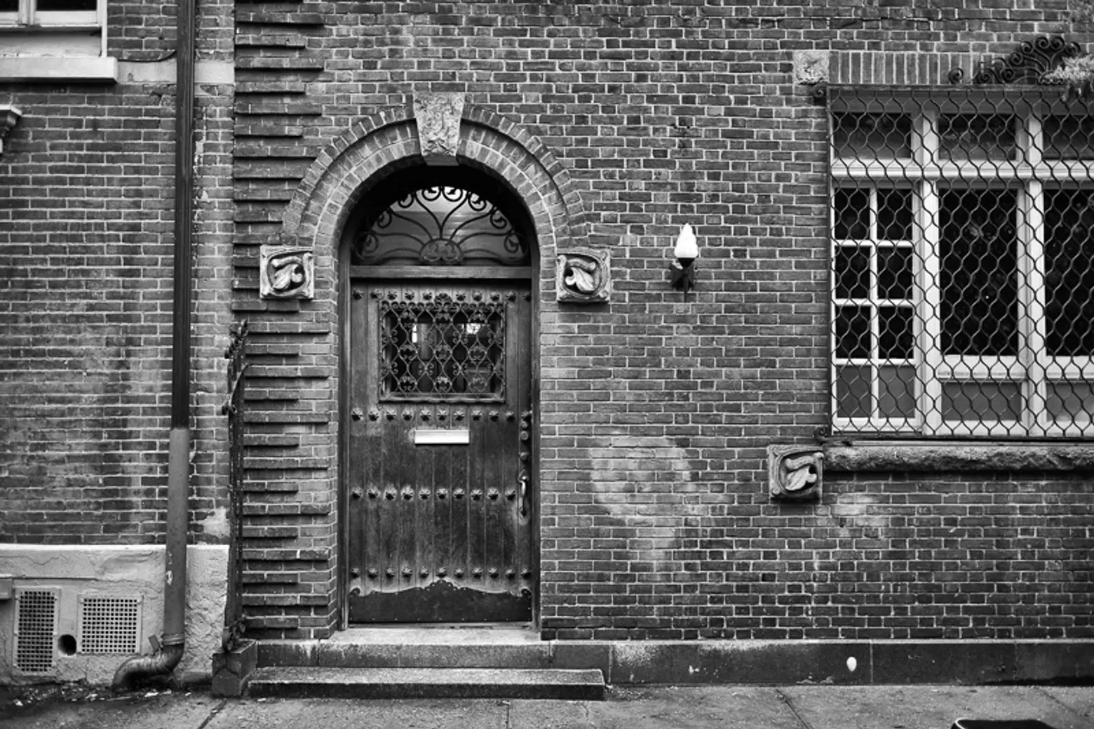 Bob Estremera, NYC architectural photography, black-and-white photography, Greenwich Village photos