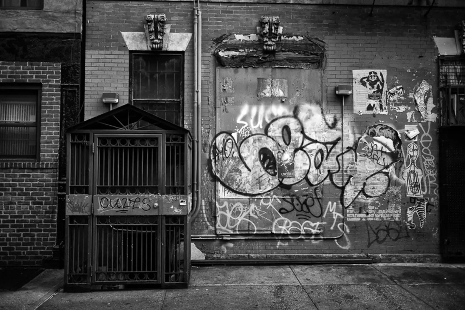 Bob Estremera, NYC architectural photography, black-and-white photography, Greenwich Village photos