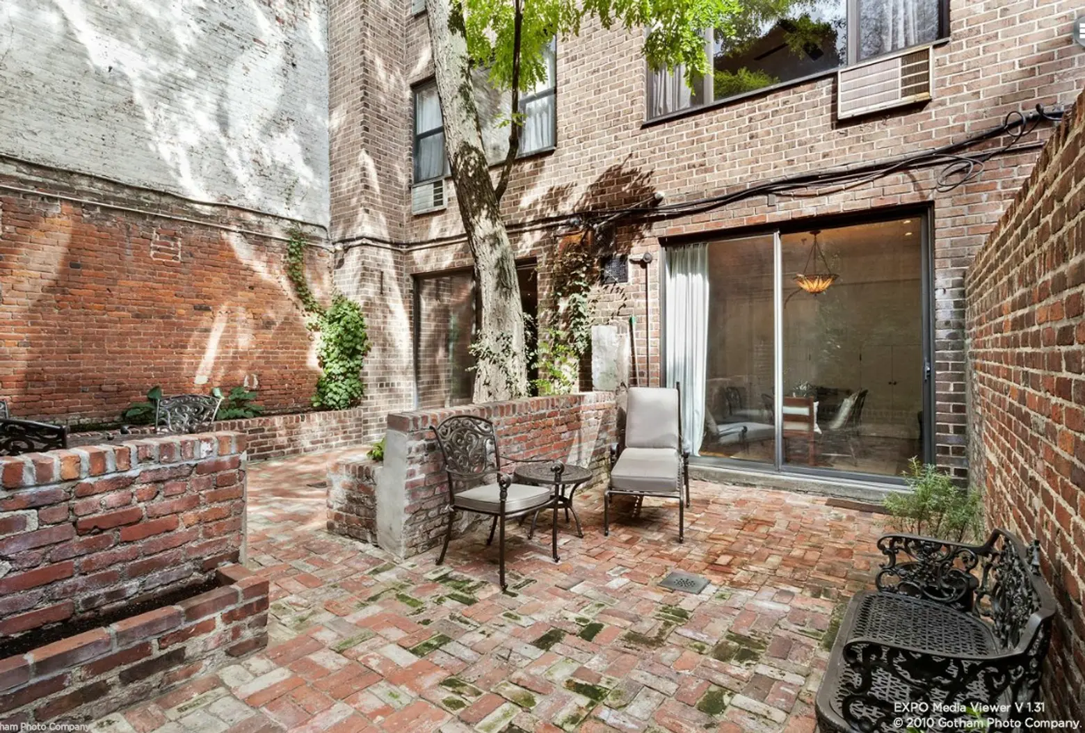 838 Greenwich Street, backyard, private terrace 