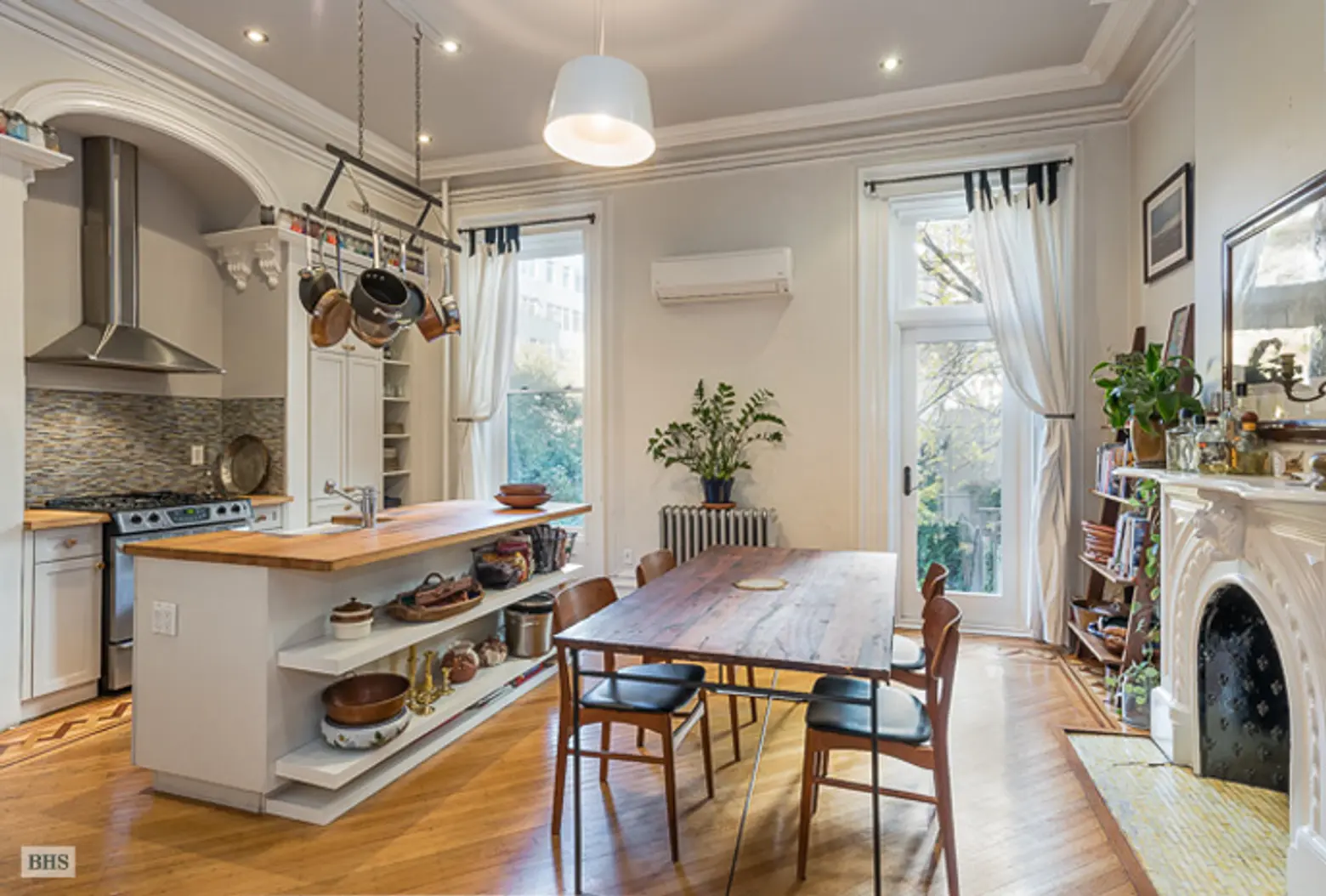 75 Willoughby Avenue, Cool Listings, Fort Greene, Clinton Hill, Brownstone, Townhouse, Brownstone Duplex for rent, townhouse rental, historic homes