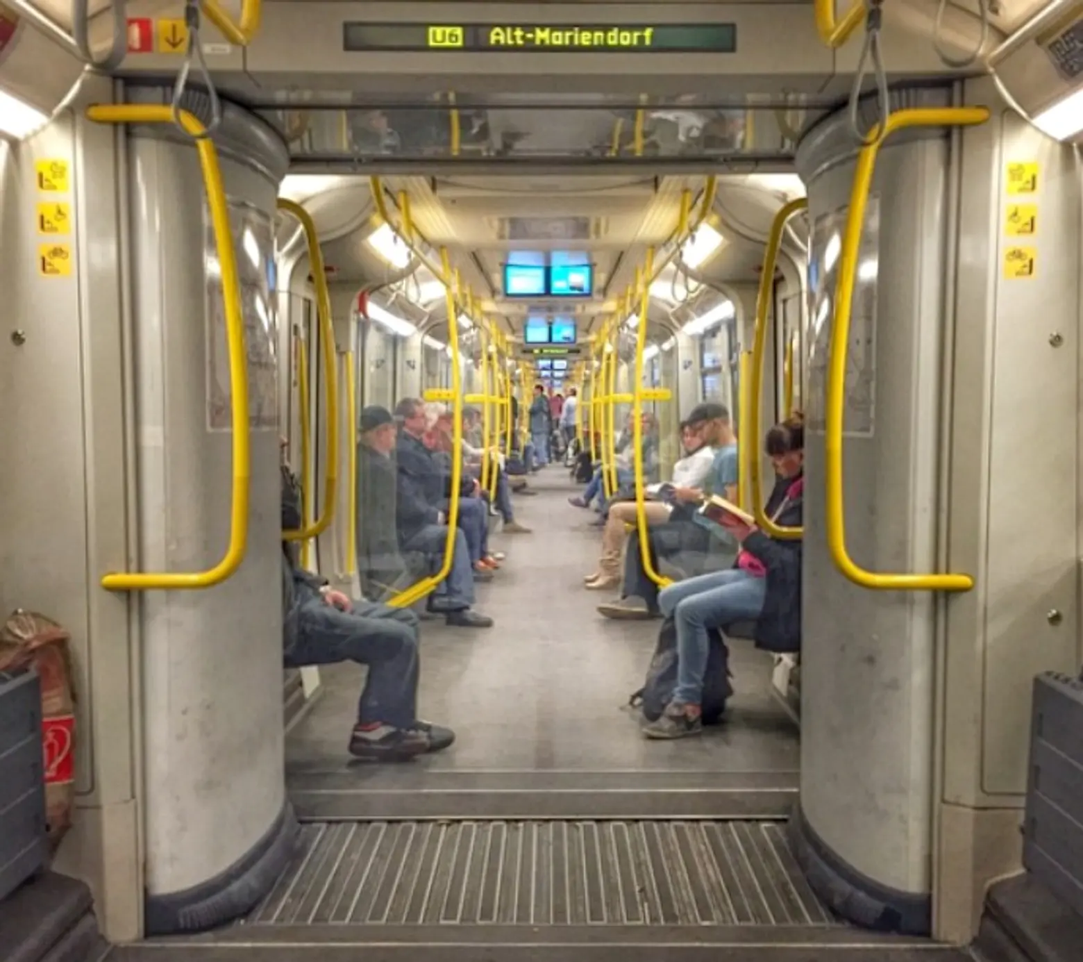 open gangway subway in Berlin