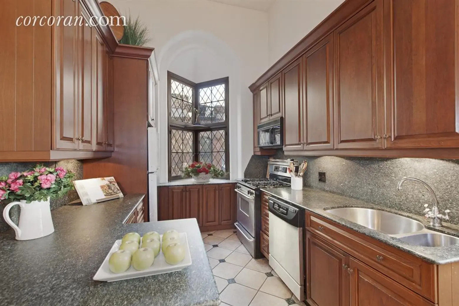 156 East 36th Street, kitchen, sniffen court, murray hill, townhouse 