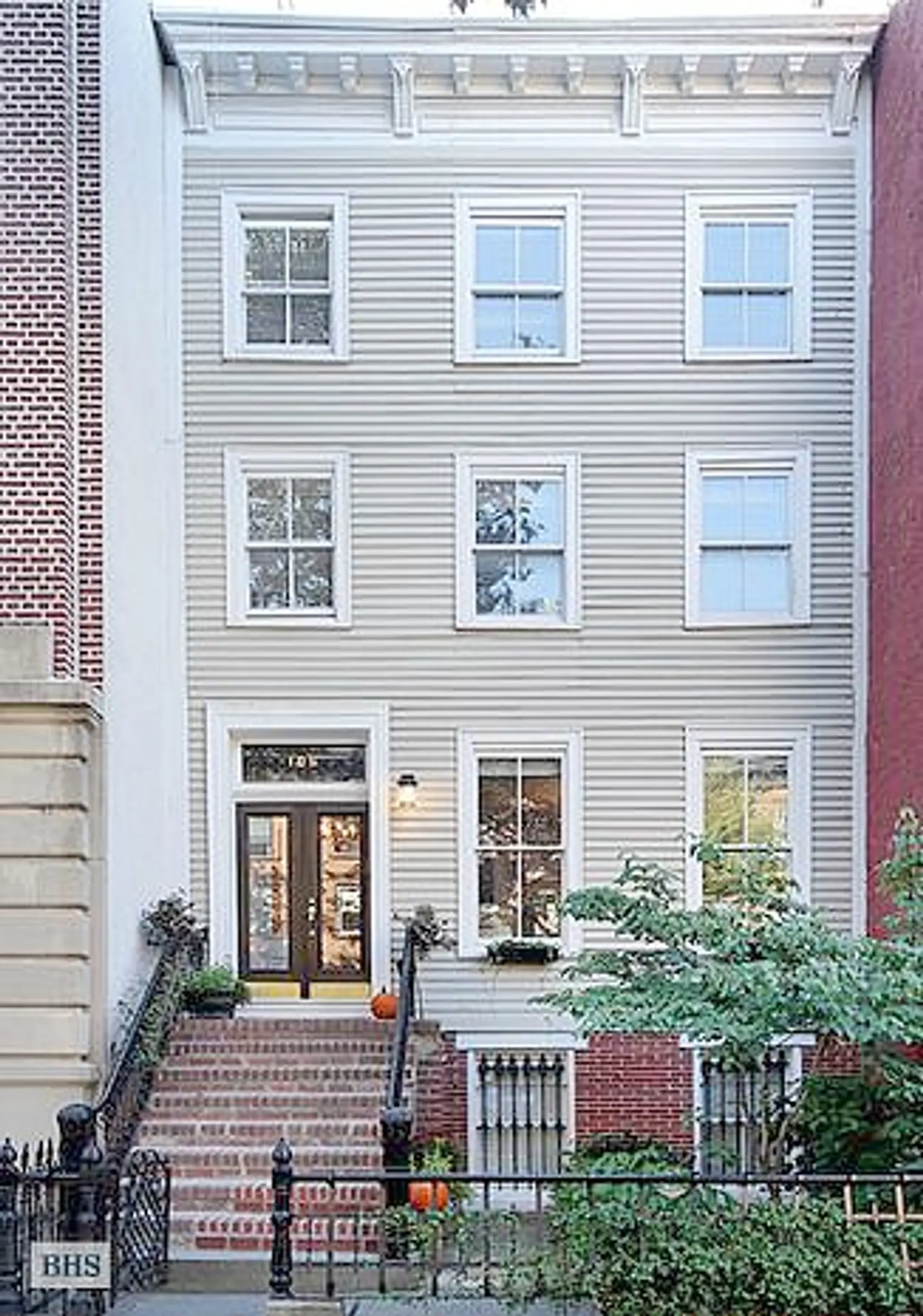 106 Cambridge Place, Clinton Hill, Historic Home, Landmarks, Cool Listing, Townhouse, Clapboard House, Townhouse for rent, rentals