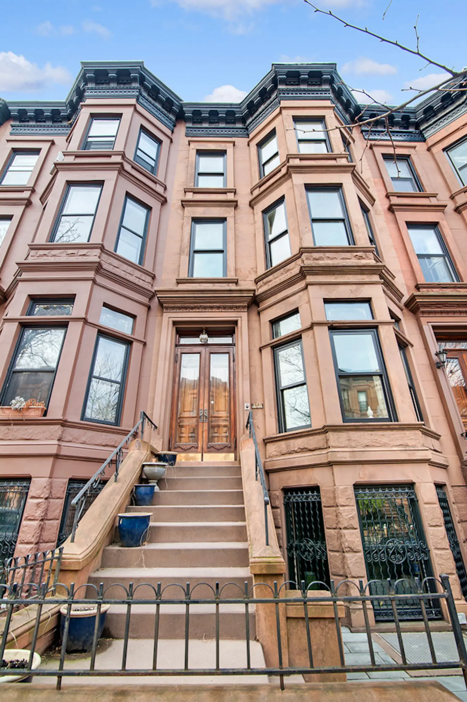 160 Saint Johns Place, Park Slope, Cool listing, townhouse, brownstone, brooklyn brownstone for rent, townhouse for rent, historic homes