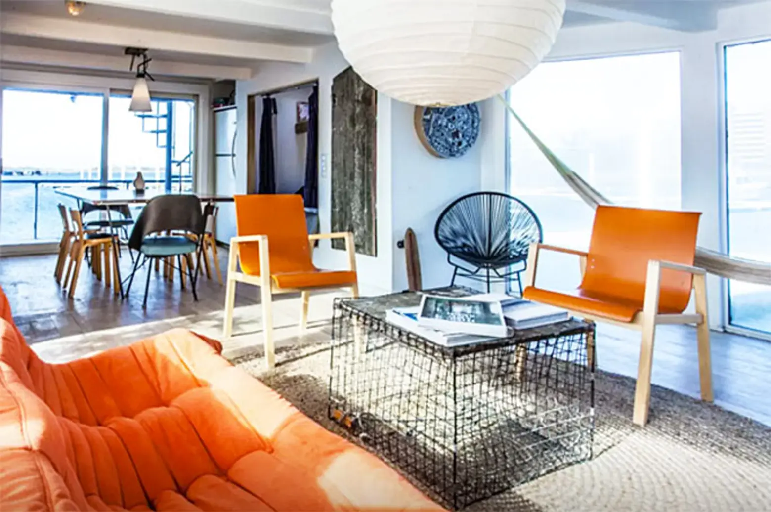 rockaway houseboat, airbnb, living room 