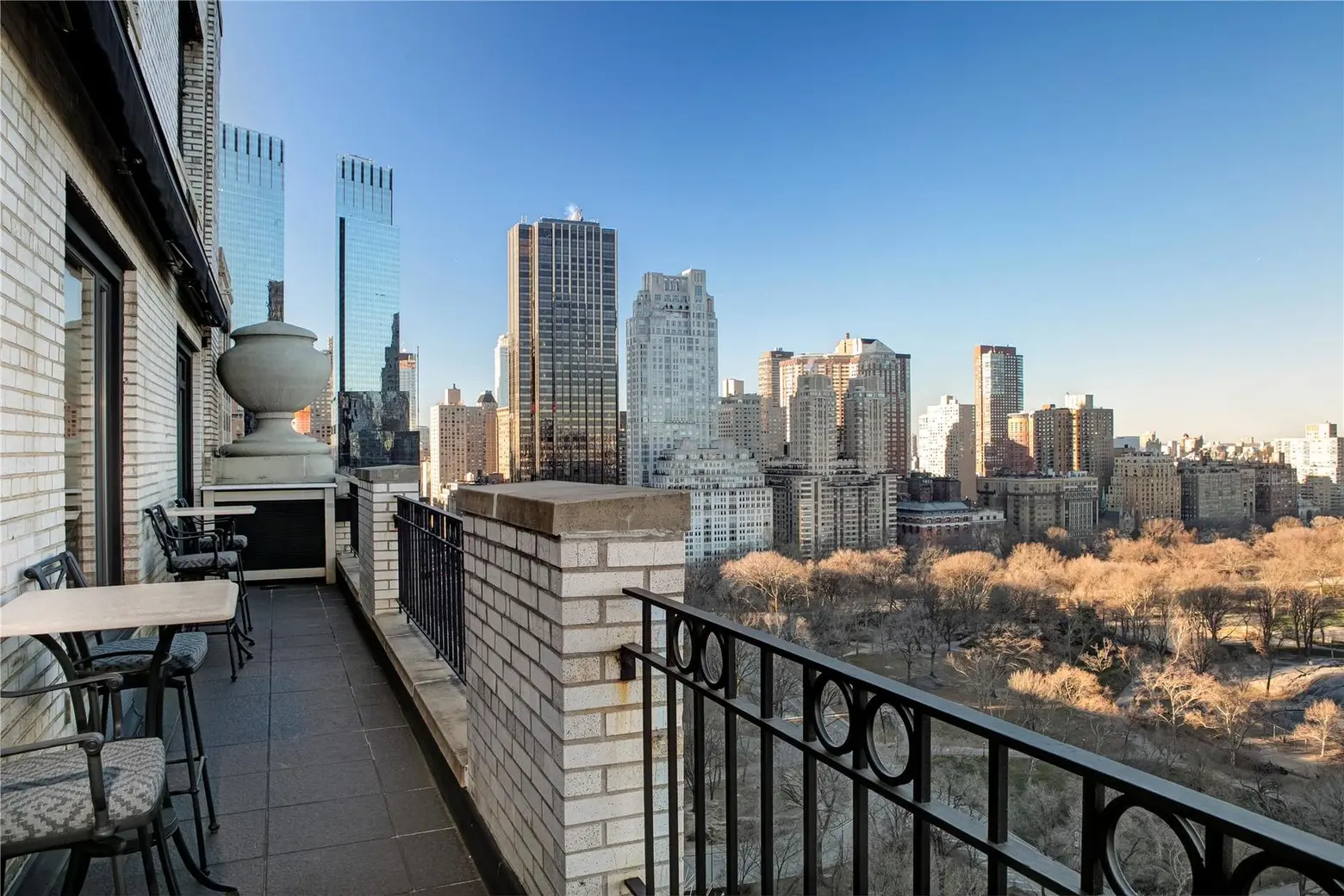 150 Central Park south, Celebrities, Celebrity Real Estate, Hampshire House, Pavarotti, Three tenors, Opera, Manhattan co-op for sale