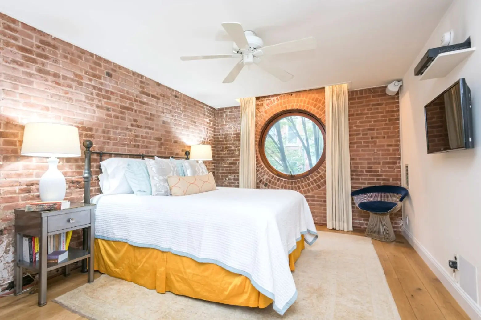 49 Downing Street, horse stable, greenwich village, bedroom