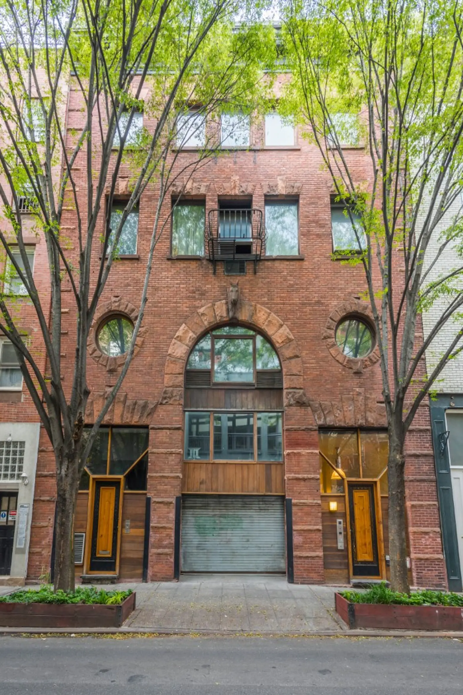 49 Downing Street, horse stable, greenwich village, facade