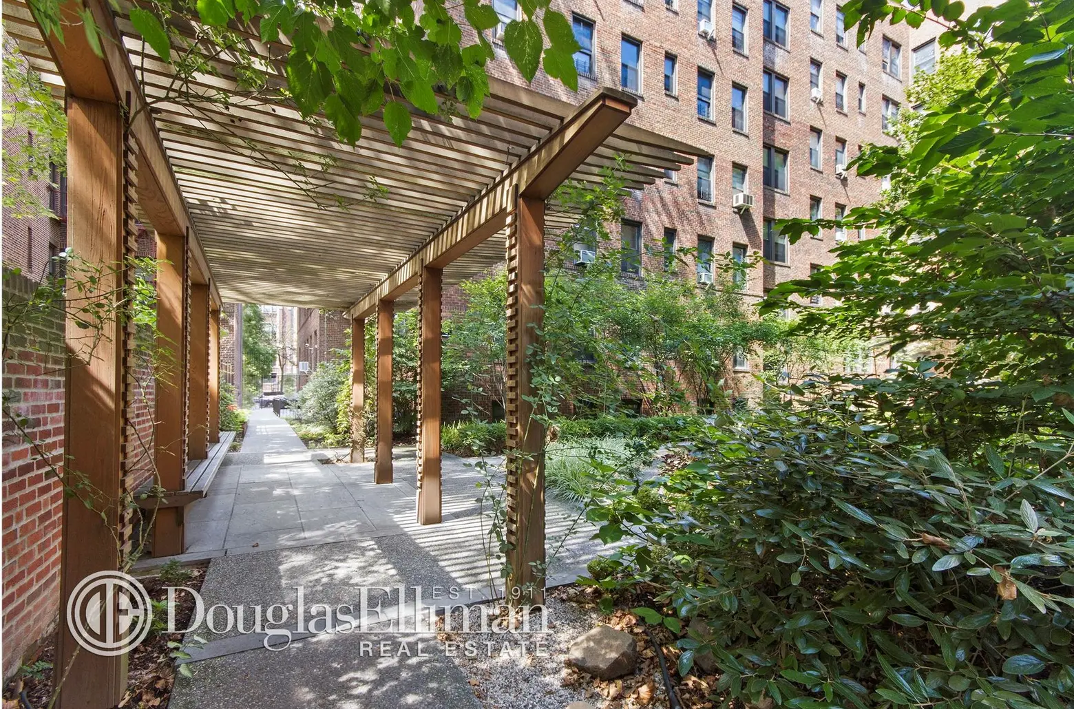 83-10 35th Avenue, jackson heights, co-op, courtyard