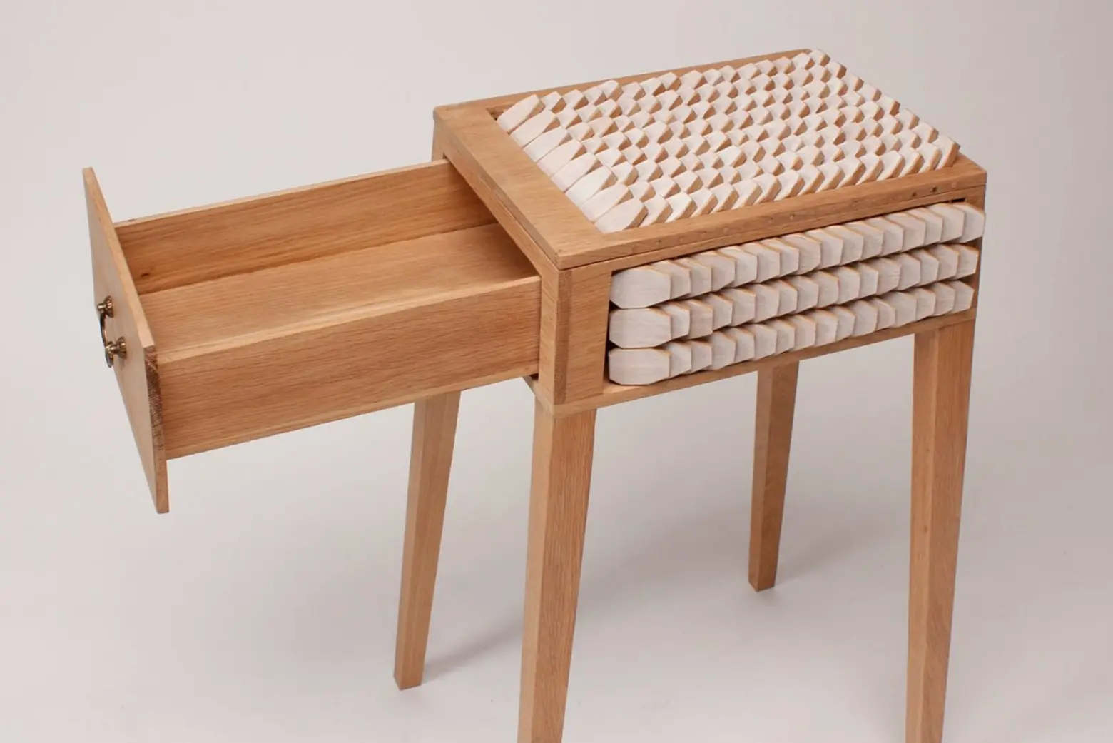 Juno Jeon, responsive design, Pull me to life, the Netherlands, Korean designer, humorous objects, alive furniture, responsive design, wooden scales