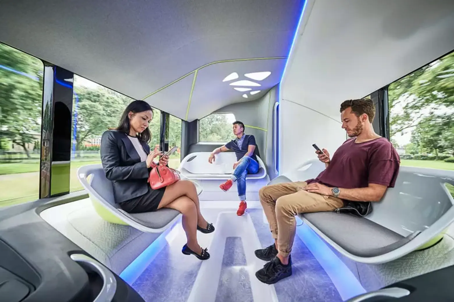 Mercedes-Benz-Future-Bus_Self-Driving-Bus-interior