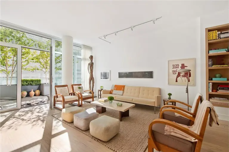 Ensoleillé! Soleado! Soleggiato! Yes, This Chelsea Condo at 520 West 19th Street is Sunny