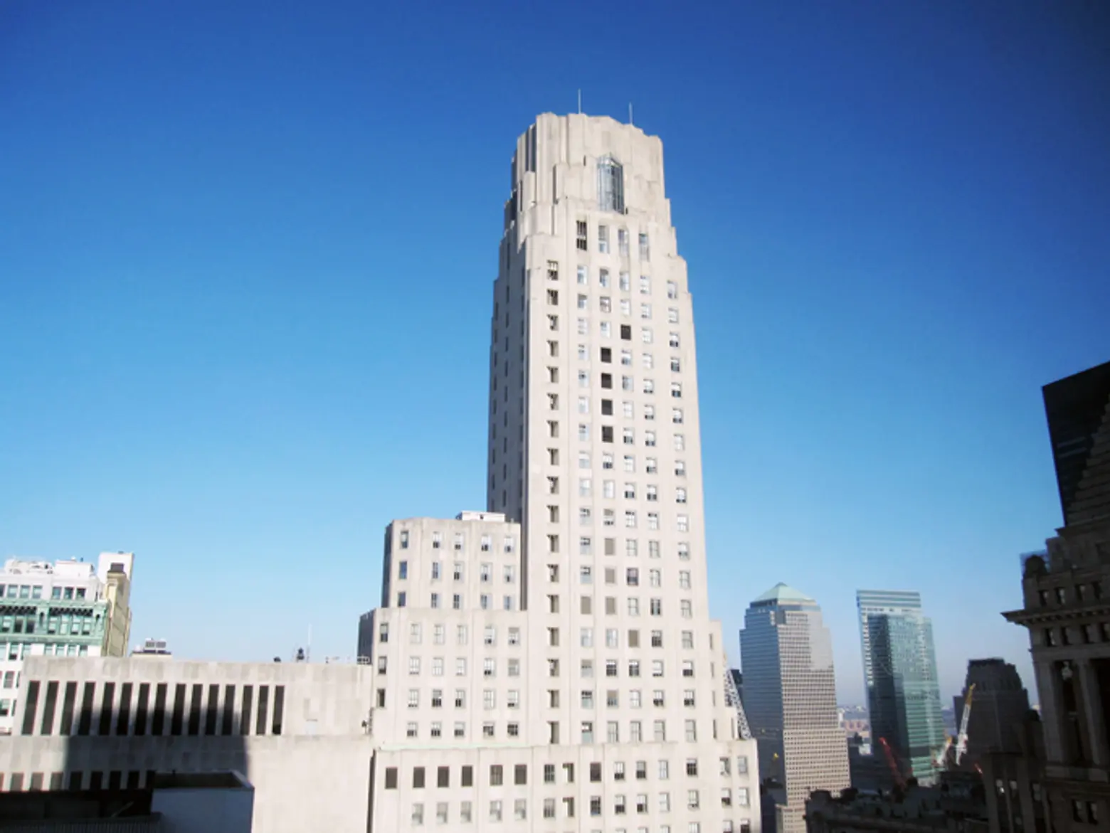Developer Harry Macklowe Pays $585 Million for the Bank of New York Tower