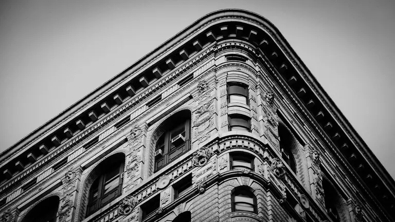 Secrets of the Flatiron Building; Meet NYC’s Engagement Photographer