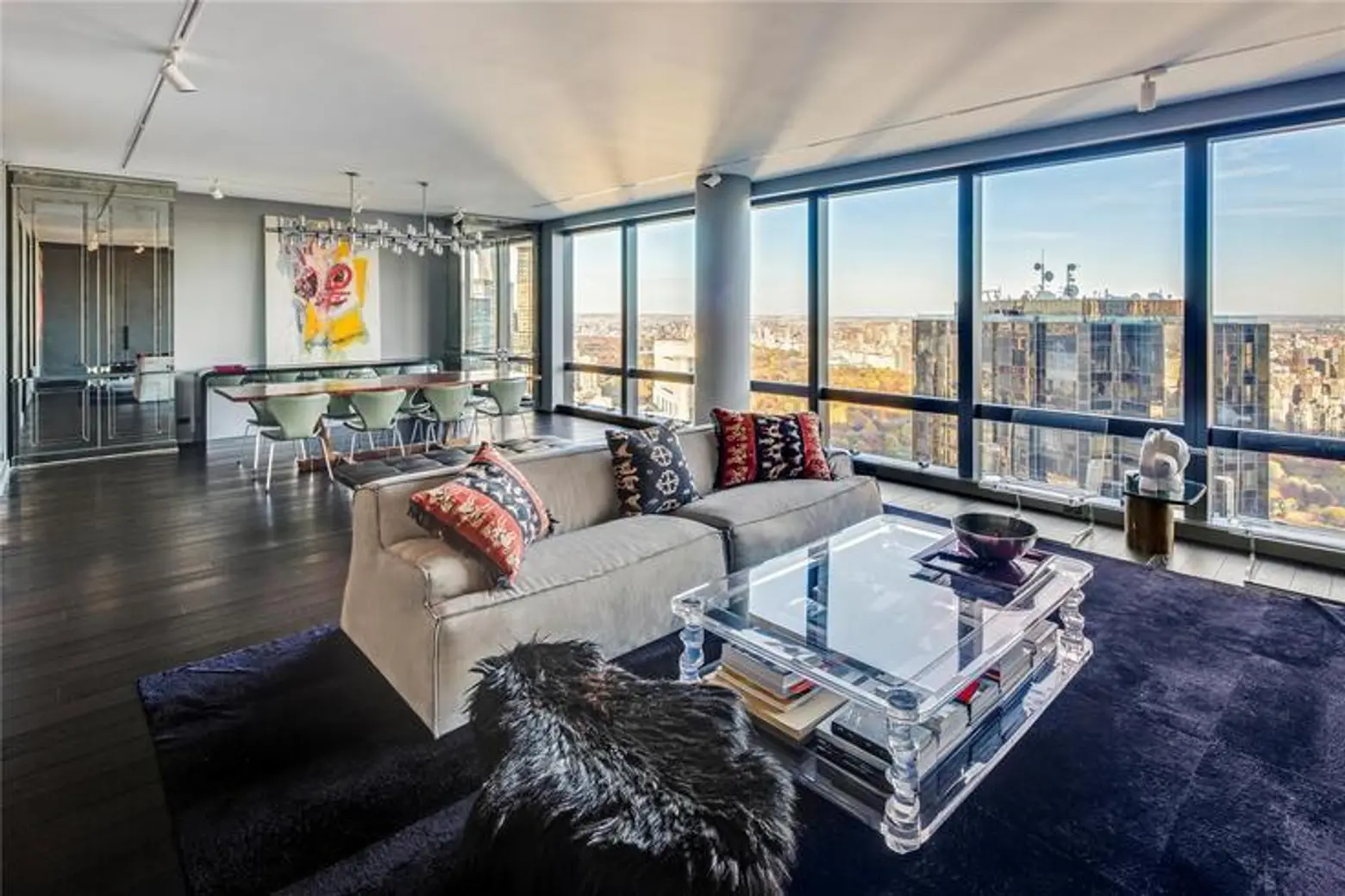 This Gorgeous Apartment at the Mandarin Oriental Gives New Meaning to “Movin’ On Up”