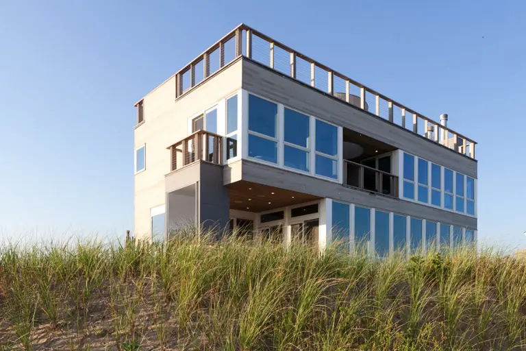 Rent This Oceanfront Long Island Retreat Designed by Resolution: 4 Architecture