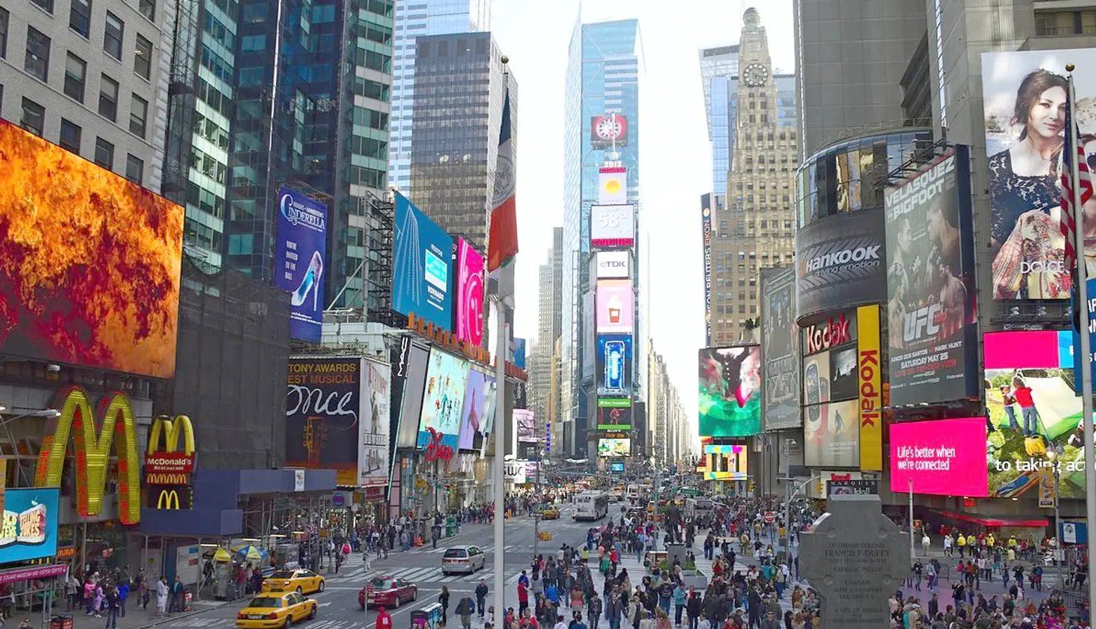 NYC Breaks Tourism Record in 2014, Sees Increase in Chinese Visitors