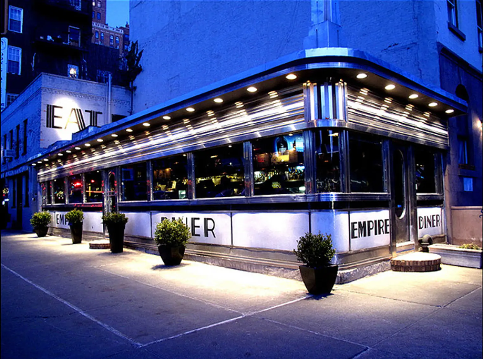 Neon, Metal, and Patty Melts: A Look at Classic New York City Diner Design