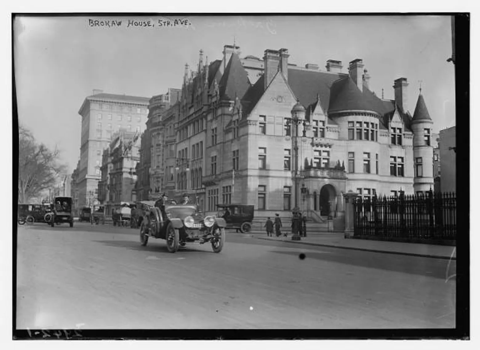 A guide to the Gilded Age mansions of 5th Avenue's millionaire row