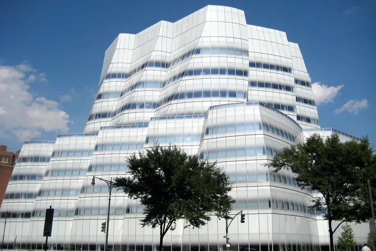 Windows at Frank Gehry’s IAC Building are oozing sealant