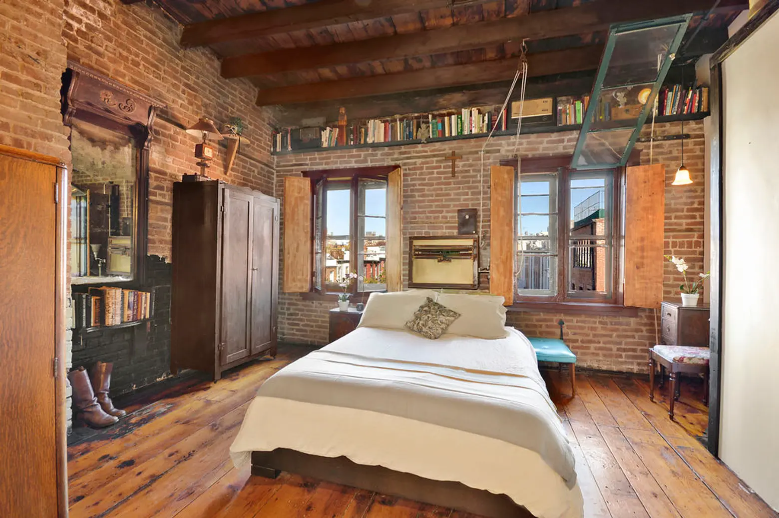 This Brooklyn Heights Pad Brings a Touch of the Countryside to the City