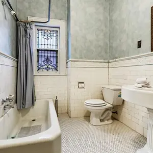 Ditmas Park Craftsman, Fisk Terrace-Midwood Park Historic District, real estate brooklyn, real estate ditmas park, master bedroom and bath