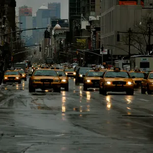 commuting nyc, hailing a cab nyc, city transit rain