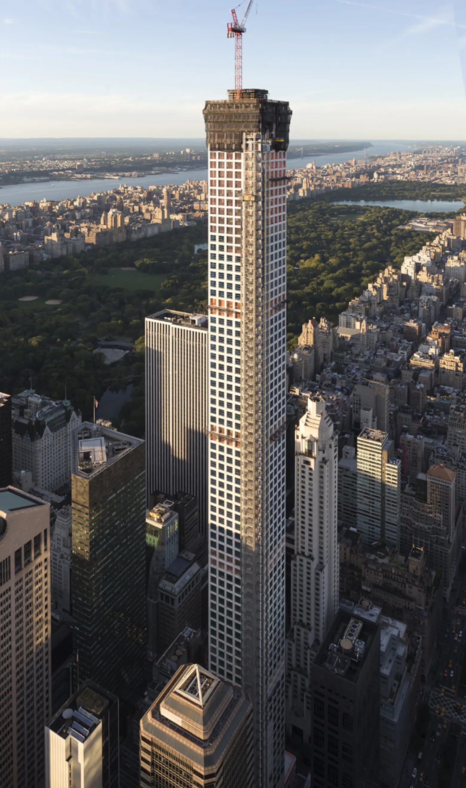 Rafael Viñoly’s 432 Park Reportedly Showing Cracks in Its 1,400-Foot Facade