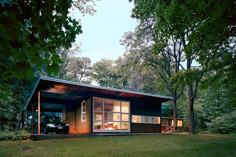 Tour Andrew Franz’s Mid-Century Modern Glass-Walled Hideaway in Upstate New York
