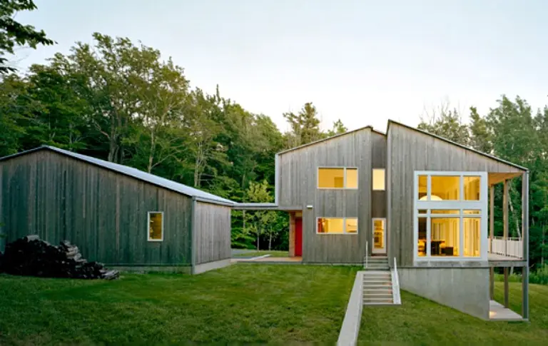 House in the Berkshires by David Hotson Is Made of Two Shed-Roofed Bars
