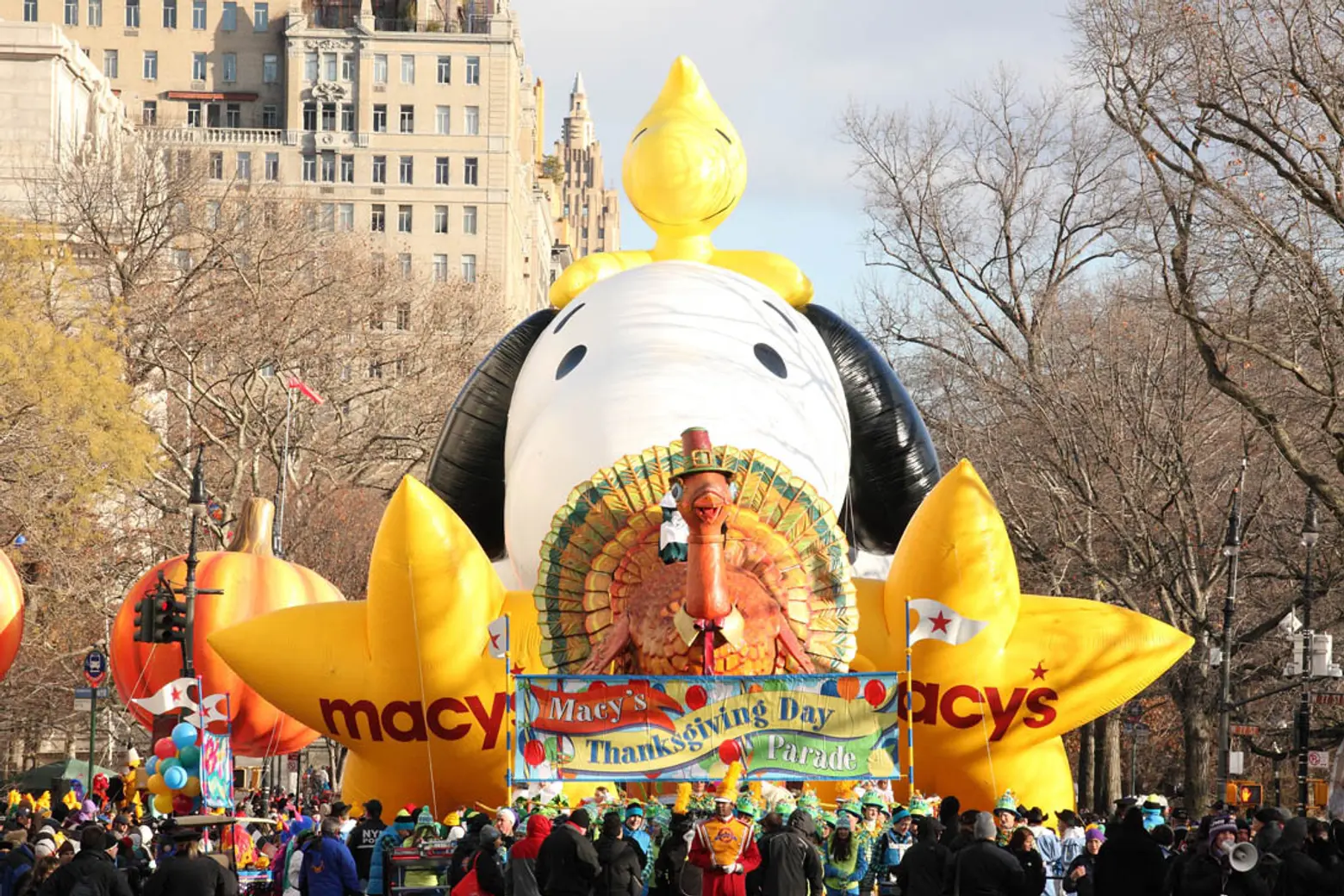 macys thanksgiving day parade, snoopy balloon