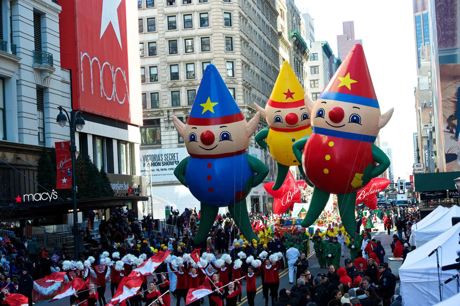 macys thanksgiving day parade, macy's elves