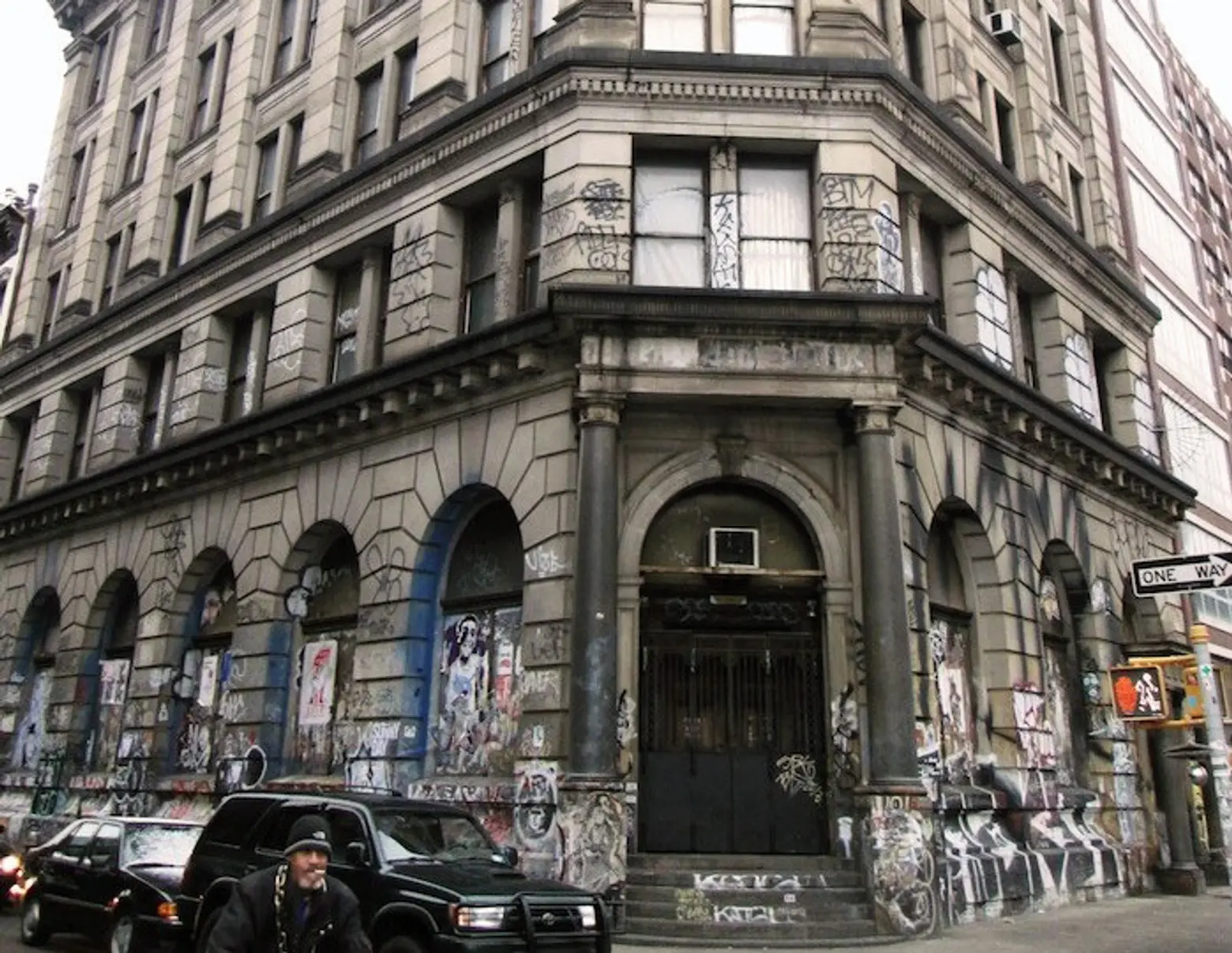 Photographer Jay Maisel’s Mysterious 72-Room Bowery Home Up for Sale Again