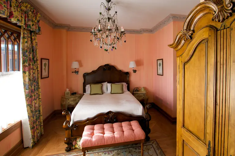 Manhattan Bed and Breakfasts Are Forced to Close in the Wake of the Airbnb Battle