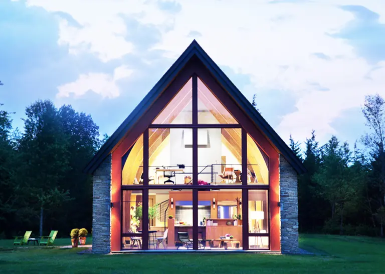 The Glowing Hudson Passive Project Is a Dreamy Upstate Eco-Retreat