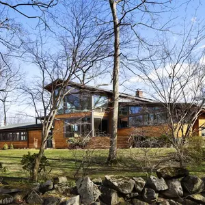Architect Stephen Moser, treehouse-inspired home, Mamaroneck Residence, renovated ranch, 1950s ranch, Mamaroneck, O’Brien Carpentry,