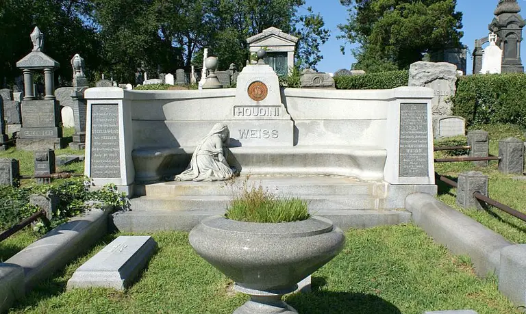 Visiting Harry Houdini’s Grave in Queens; A Subway Ride Will Now Cost $2.75