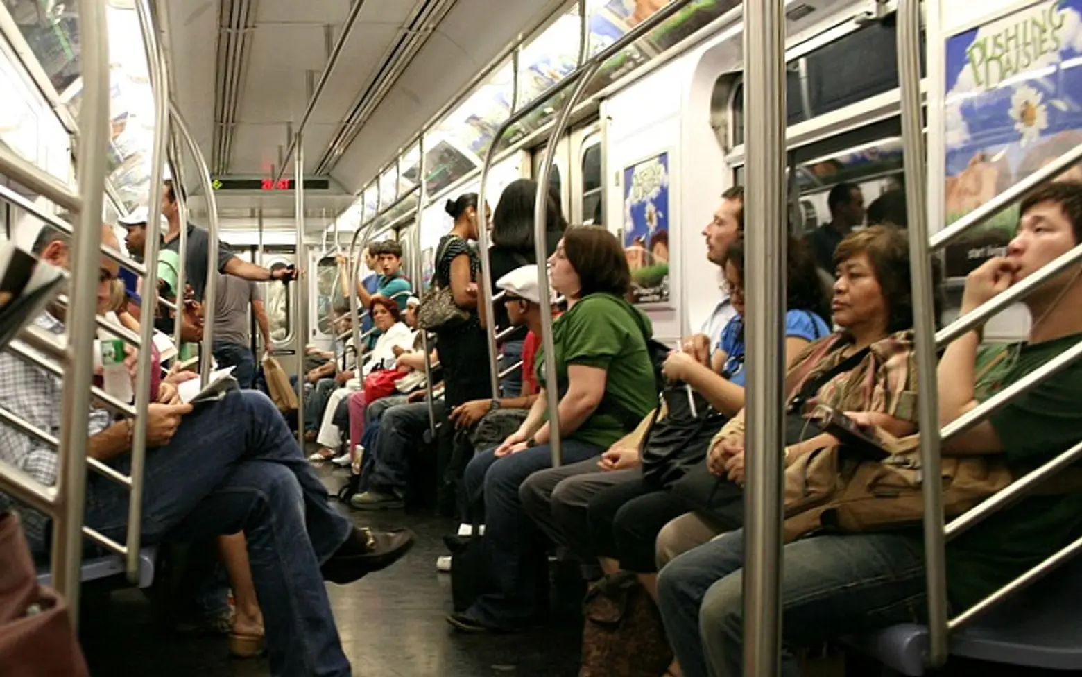 Best and Worst Subway Lines for Wi-Fi; Bees Descend on the Barclays Center