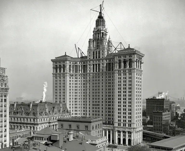 VIDEO: The Fascinating History of the Manhattan Municipal Building
