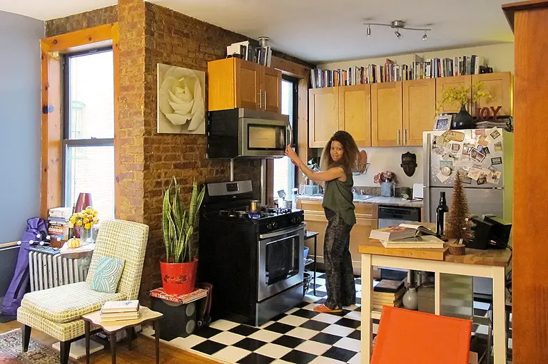 Be my roommate: Live in a Cobble Hill apartment steps from transit and Trader Joe’s for $1400