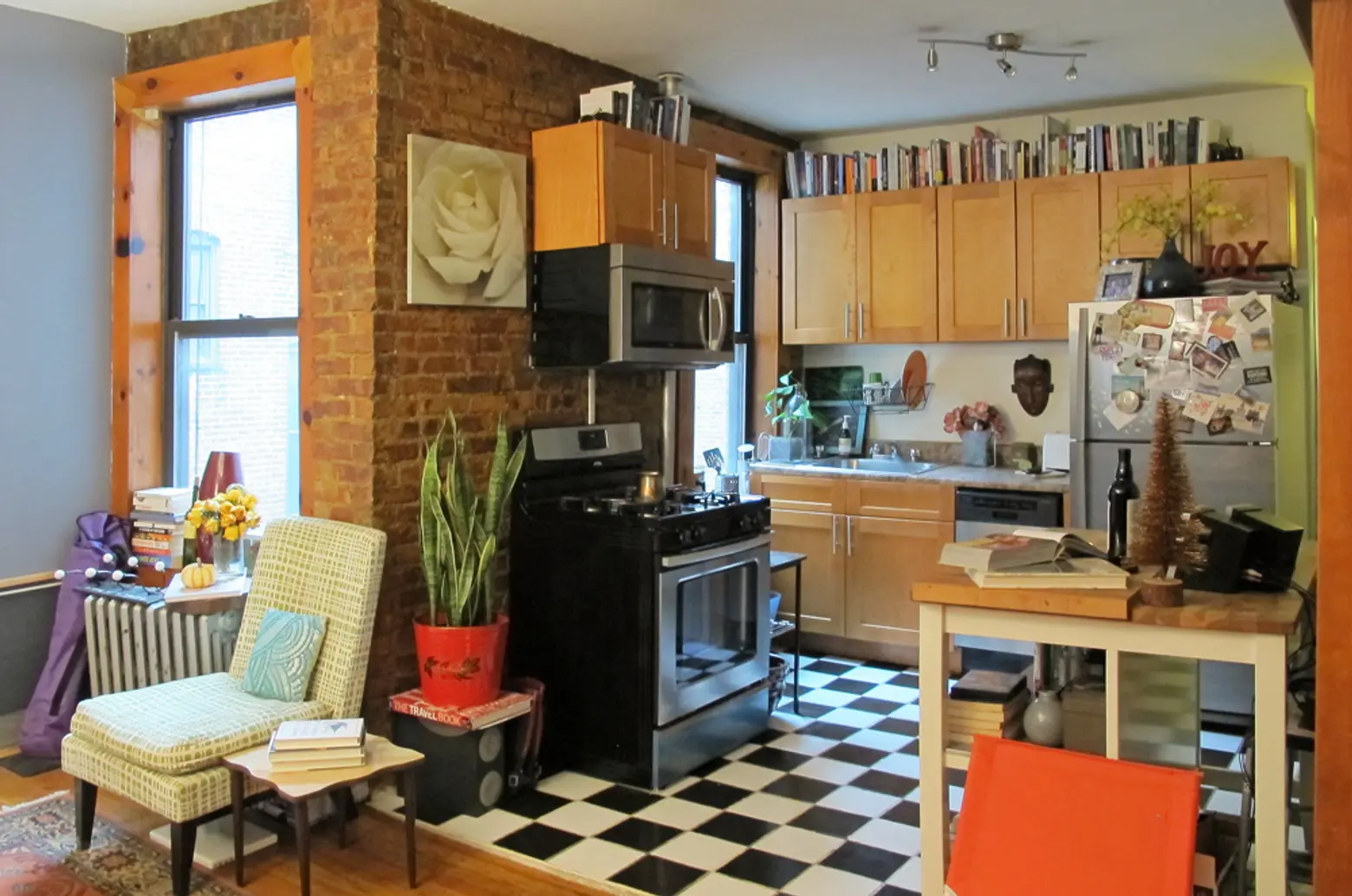 Space of the Week: A Couple's Tiny Apartment Is Full of Impressive Storage  Solutions