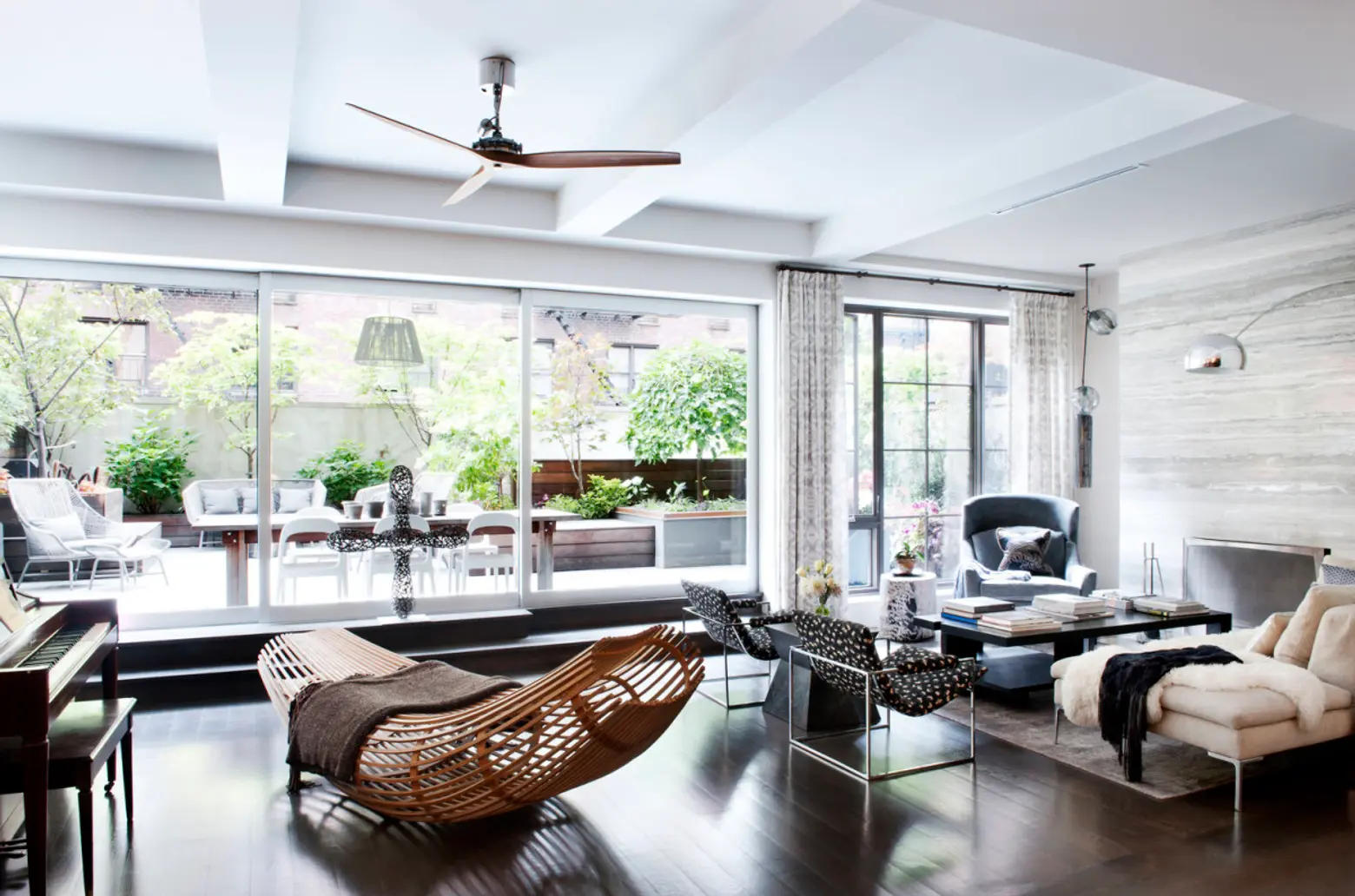 DHD Interiors’ Modern Loft Peacefully Coexists Among Gramercy Park’s 19th Century Homes