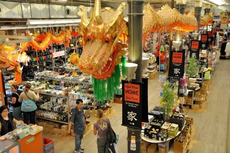 Pearl River Mart reopening in Tribeca next month; Brace yourself for Santacon 2016
