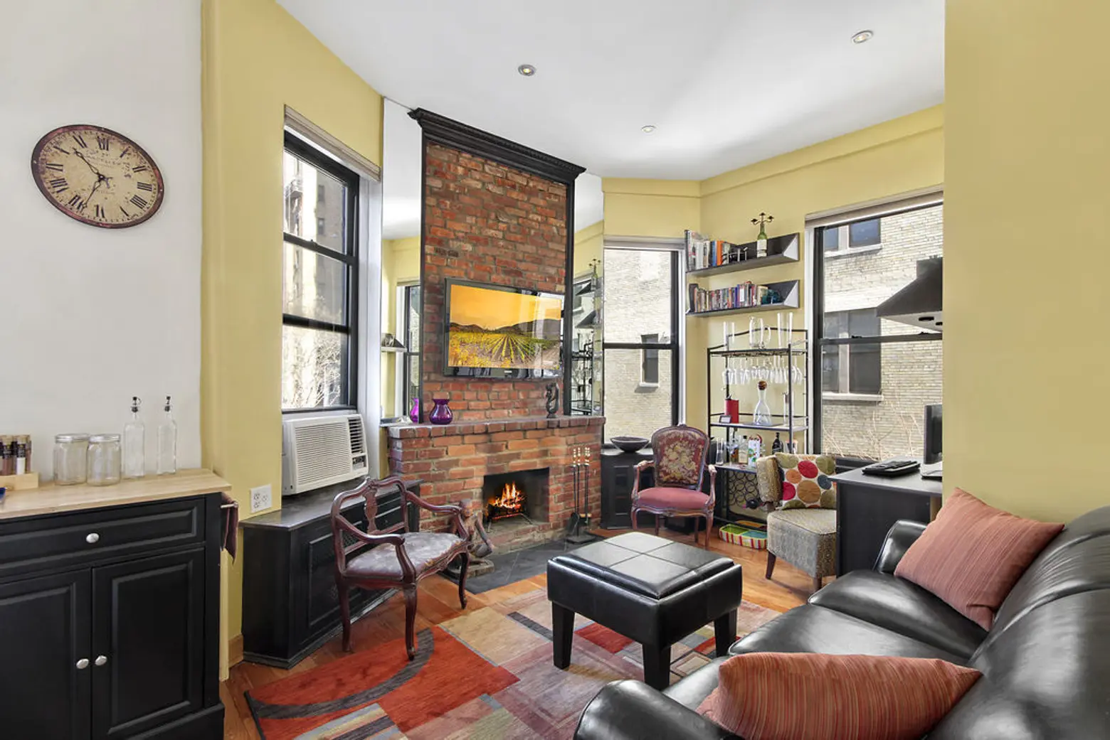 Petite UWS Pad Features Big-and-Tall Storage for $449,000